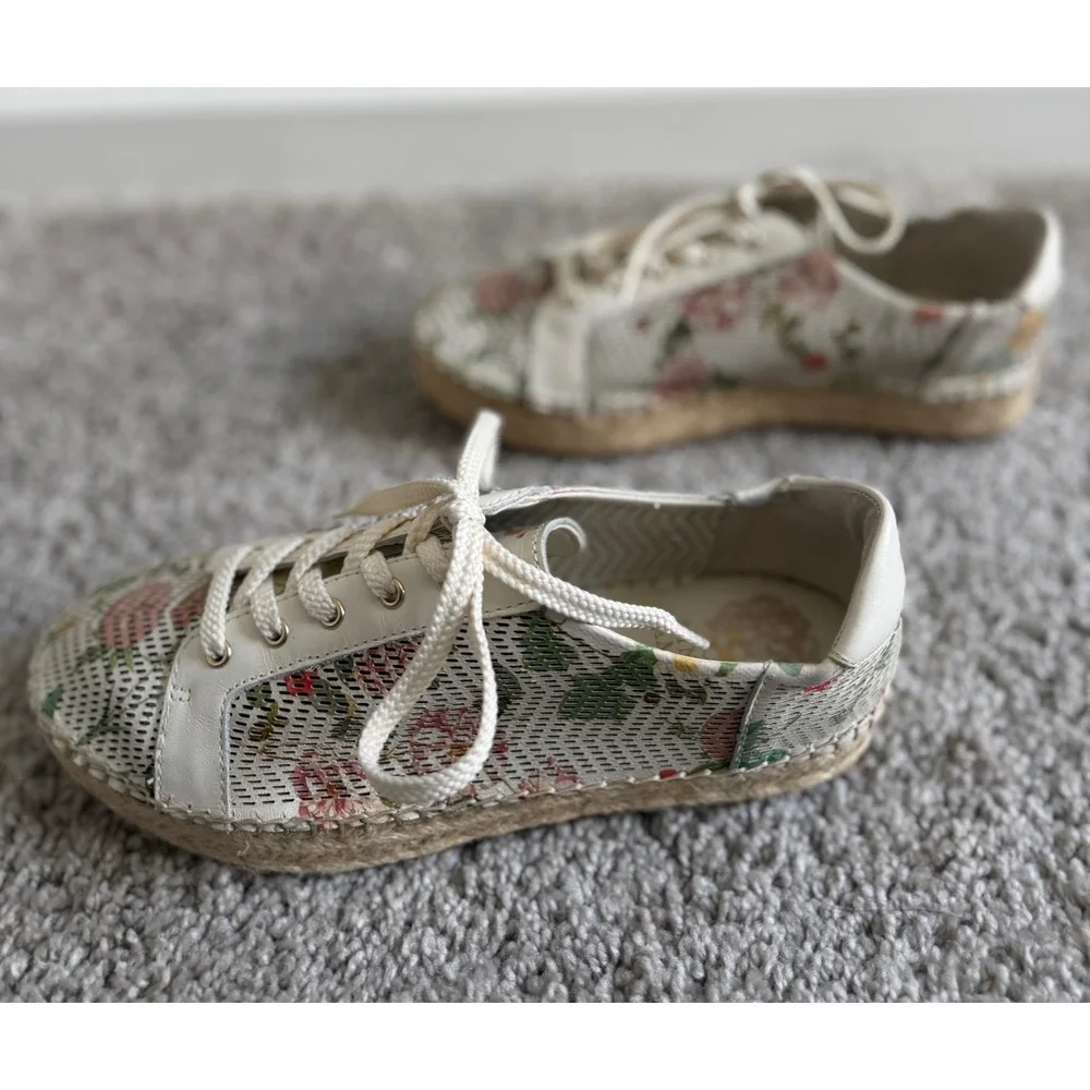 Vince Camuto Floral Perforated Leather Espadrille Platform Sneakers White 7.5